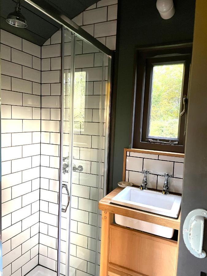 Old King William Shepherd Huts And Private Hot Tubs In North Norfolk Hunworth Exterior foto